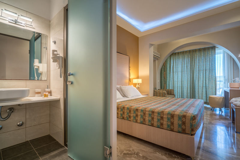 Park Hotel & Spa Циливи Экстерьер фото